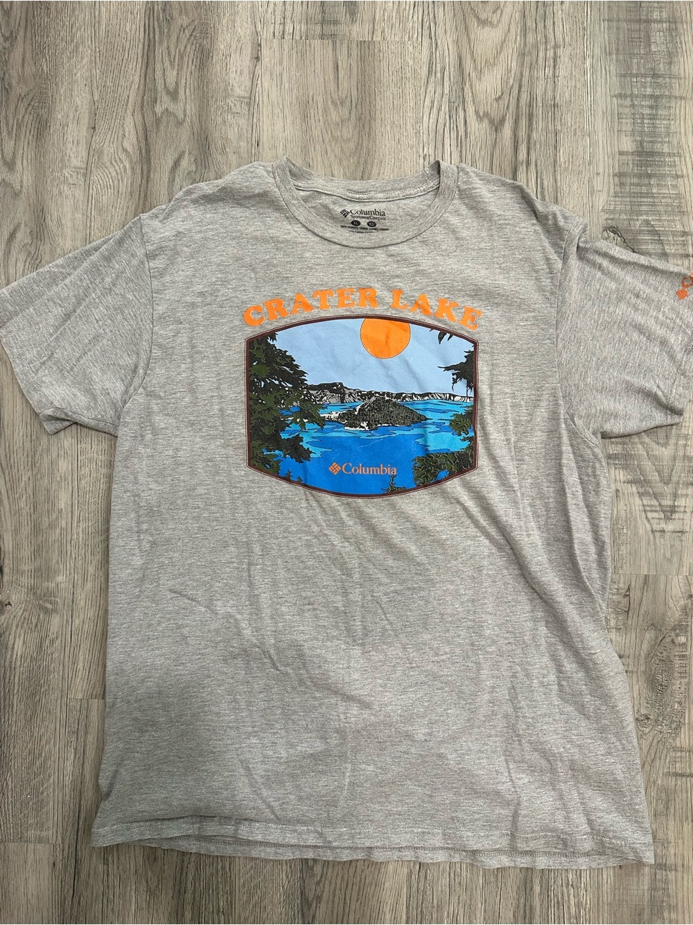 Columbia Gray Short-Sleeve Crater Lake Graphic Tee with Blue and Orange Print